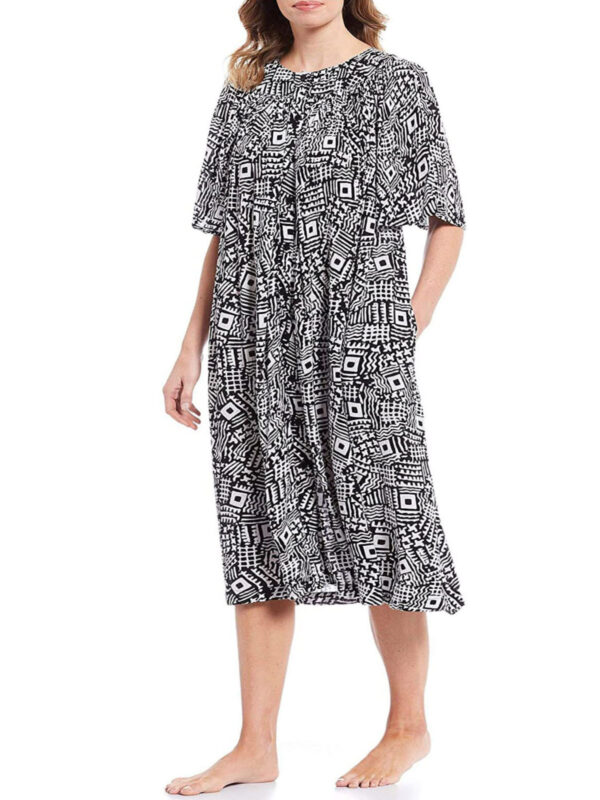 KL.530-Mustavalkoinen mekko  "Go Softly"