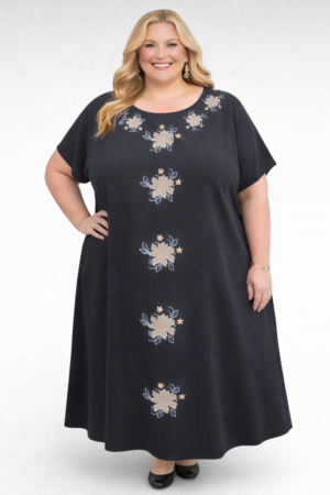 Musta A-linjainen maksimekko kukkakuviolla "Marju"(KL.692)