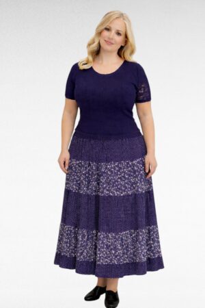 Viskoosihame pilkullisesta ja kukallisesta kankaasta( SE.512)